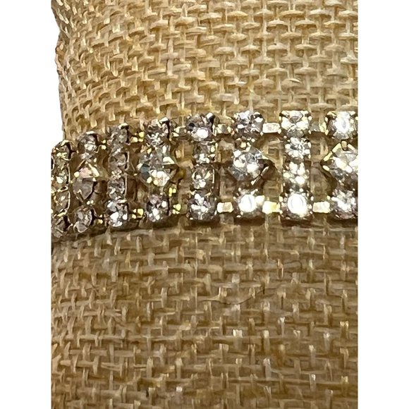 Vintage Silver Tone Clear Rhinestone Bracelet Fold Over Clasp 6.75" Wedding Prom - Picture 2 of 3